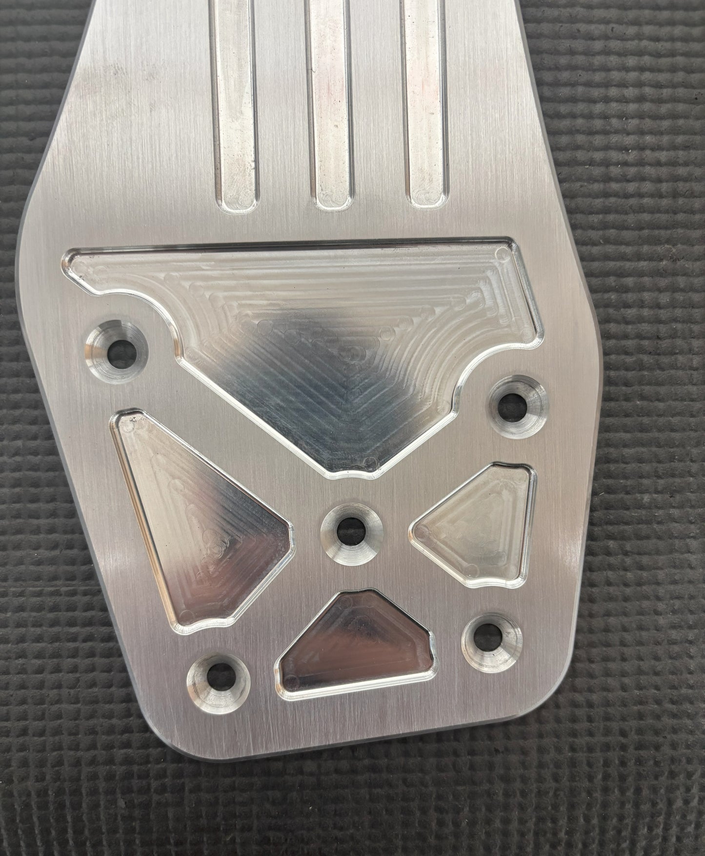 GT40 Clamshell Brace