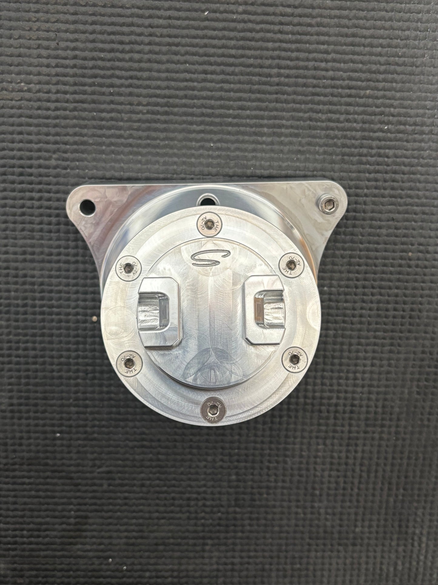 GT40 steering wheel hanger/go-pro mount