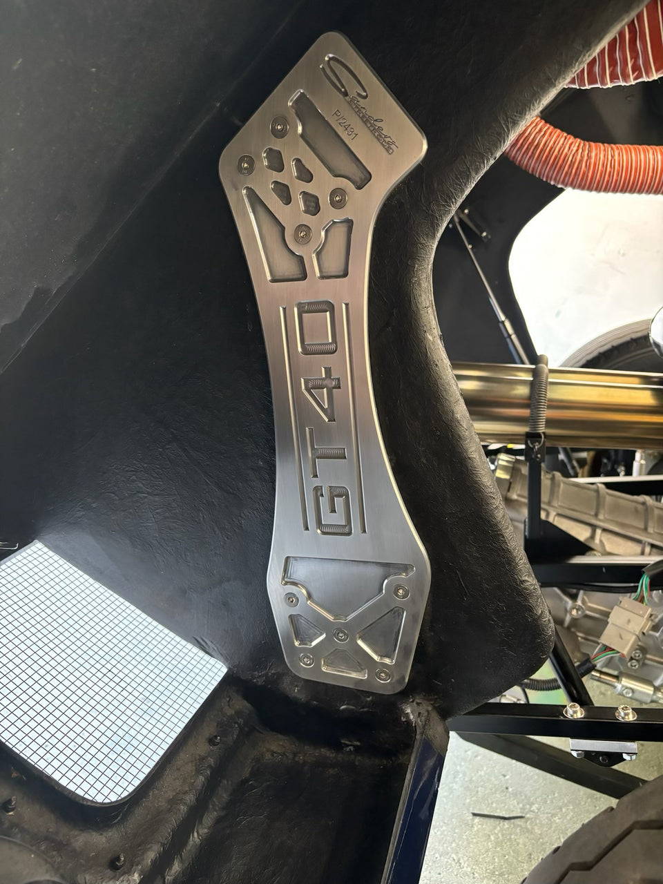 GT40 Clamshell Brace